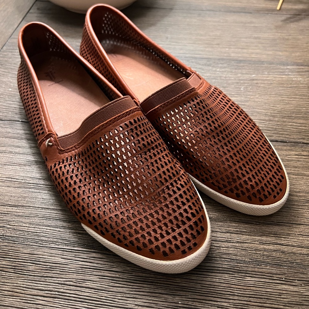 Frye Melanie Perforated Leather Slip on Slides Flats Shoes Size 8